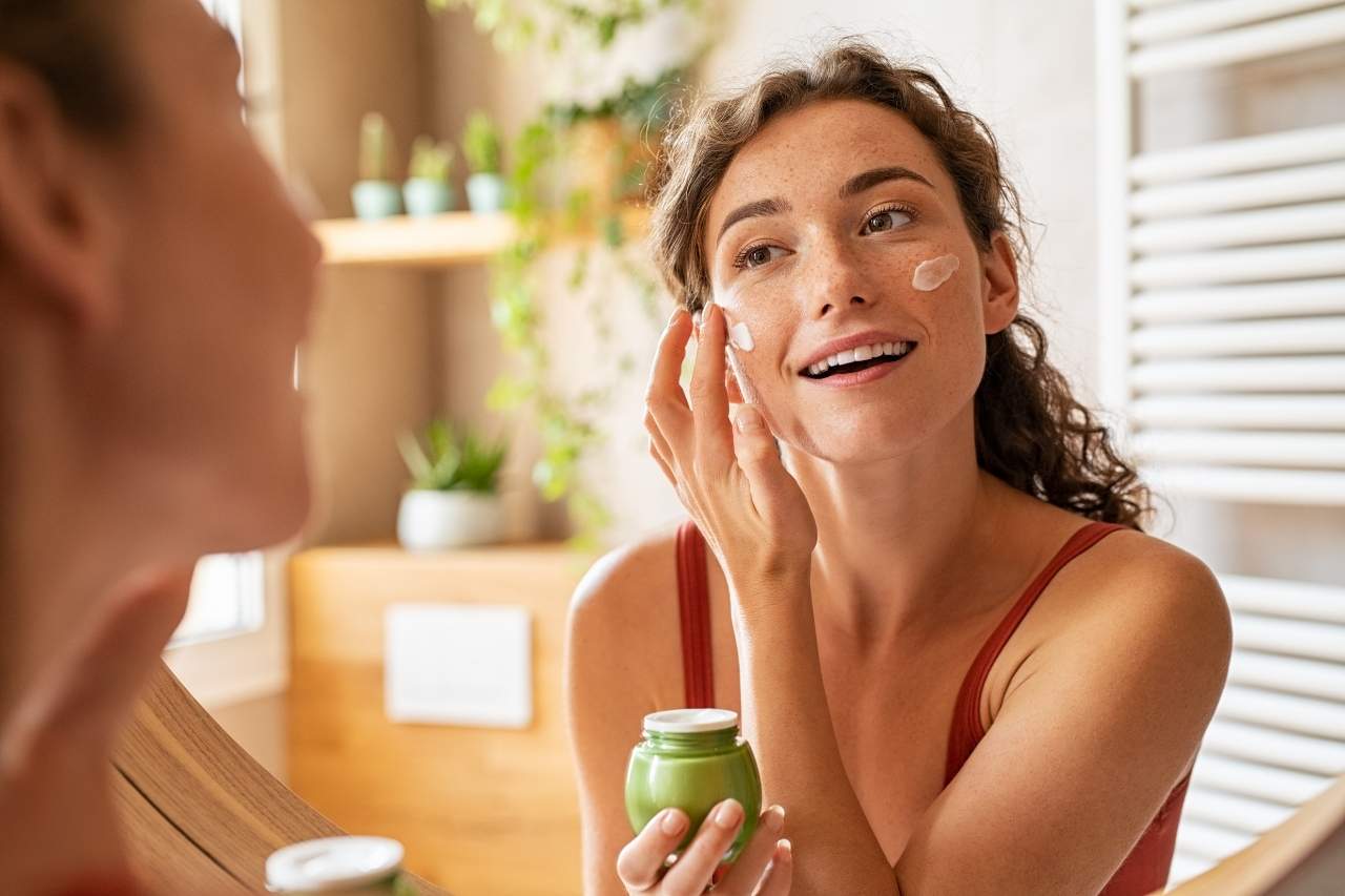 Skincare Routine for Beginners: Step-by-Step Guide for Healthy, Glowing Skin